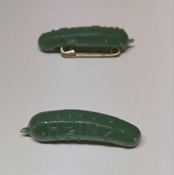 Vintage Heinz Pickle Pins (set of 2) - Picture 5 of 5